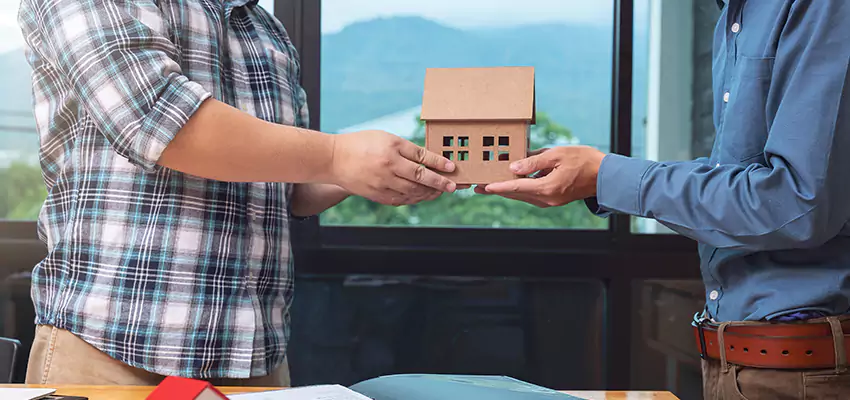 How We Determine Your Sell House with Reverse Mortgage Offer in Freeport, NY?